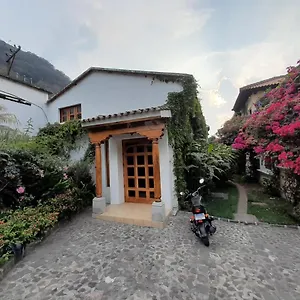  Bed & Breakfast Casa Buho Guatemala